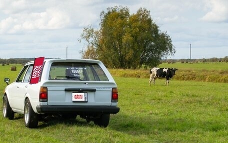 Toyota Carina, 1987 год, 450 000 рублей, 8 фотография