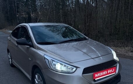 Hyundai Solaris II рестайлинг, 2011 год, 699 000 рублей, 3 фотография