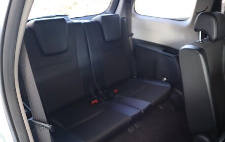 Toyota Wish II, 2015 год, 1 144 000 рублей, 15 фотография