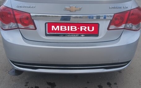 Chevrolet Cruze II, 2011 год, 589 000 рублей, 3 фотография