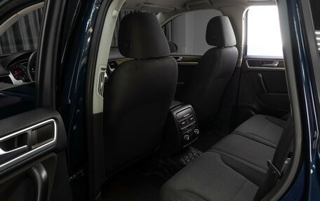 Volkswagen Touareg III, 2012 год, 1 999 000 рублей, 11 фотография