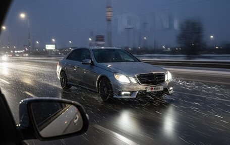 Mercedes-Benz E-Класс, 2010 год, 1 250 000 рублей, 4 фотография