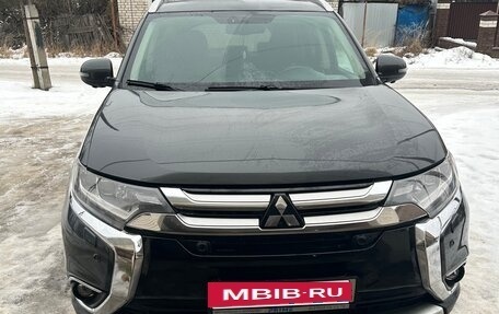 Mitsubishi Outlander III рестайлинг 3, 2018 год, 1 980 000 рублей, 7 фотография