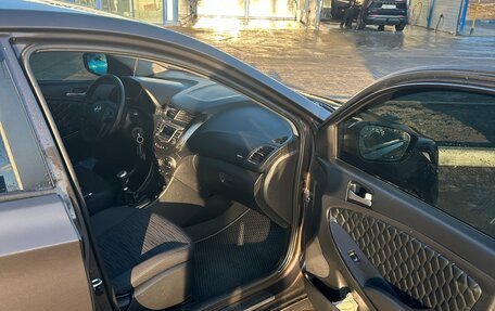 Hyundai Solaris II рестайлинг, 2015 год, 750 000 рублей, 9 фотография
