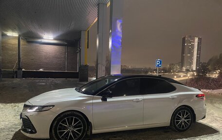 Toyota Camry, 2021 год, 2 950 000 рублей, 5 фотография