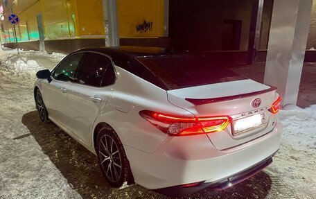 Toyota Camry, 2021 год, 2 950 000 рублей, 4 фотография