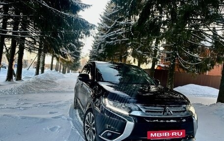Mitsubishi Outlander III рестайлинг 3, 2016 год, 1 800 000 рублей, 6 фотография