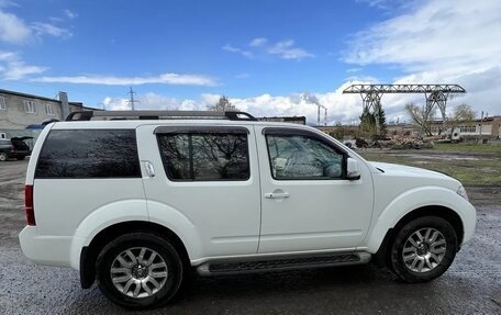 Nissan Pathfinder, 2013 год, 1 850 000 рублей, 2 фотография