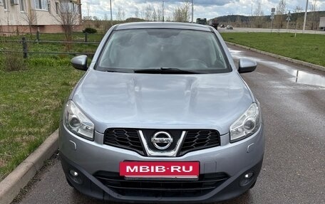 Nissan Qashqai, 2011 год, 850 000 рублей, 2 фотография