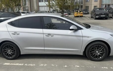 Hyundai Elantra VI рестайлинг, 2019 год, 1 550 000 рублей, 8 фотография