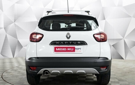 Renault Kaptur I рестайлинг, 2022 год, 1 790 000 рублей, 4 фотография
