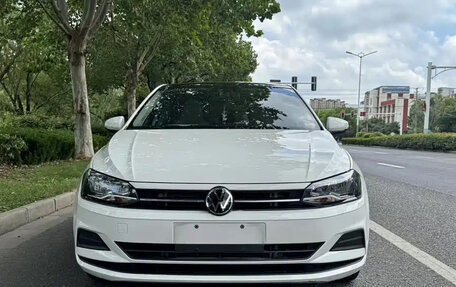 Volkswagen Polo, 2021 год, 1 000 000 рублей, 2 фотография