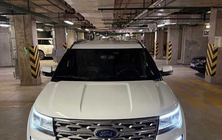 Ford Explorer VI, 2018 год, 2 800 000 рублей, 2 фотография
