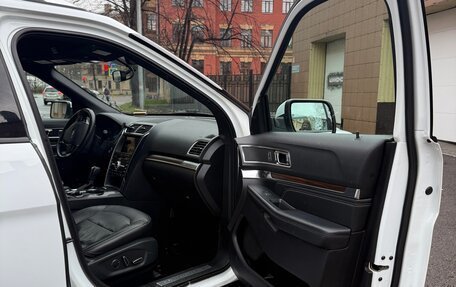 Ford Explorer VI, 2018 год, 2 800 000 рублей, 13 фотография