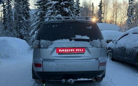 Mitsubishi Outlander III рестайлинг 3, 2008 год, 1 050 000 рублей, 2 фотография