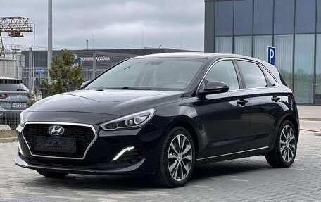 Hyundai i30 III, 2019 год, 985 000 рублей, 2 фотография
