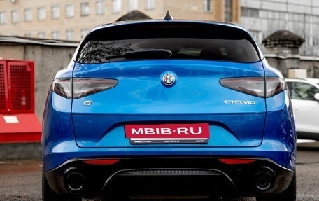 Alfa Romeo Stelvio, 2025 год, 8 300 000 рублей, 5 фотография