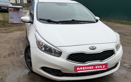 KIA cee'd III, 2015 год, 800 000 рублей, 2 фотография