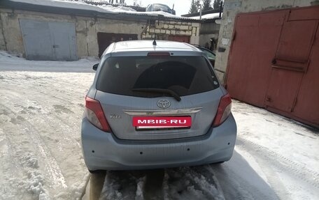Toyota Vitz, 2012 год, 650 000 рублей, 3 фотография