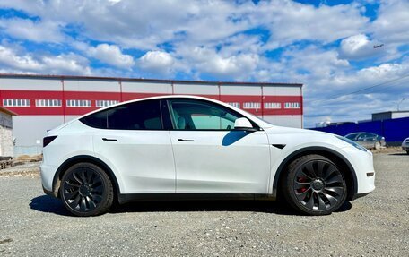 Tesla Model Y I, 2021 год, 4 620 000 рублей, 3 фотография