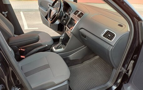 Volkswagen Polo VI (EU Market), 2017 год, 1 290 000 рублей, 17 фотография