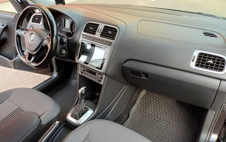 Volkswagen Polo VI (EU Market), 2017 год, 1 290 000 рублей, 19 фотография
