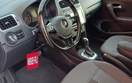 Volkswagen Polo VI (EU Market), 2017 год, 1 290 000 рублей, 25 фотография