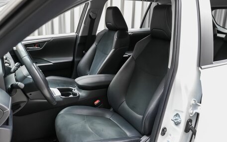Toyota RAV4, 2021 год, 3 800 000 рублей, 9 фотография