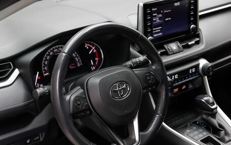 Toyota RAV4, 2021 год, 3 800 000 рублей, 11 фотография