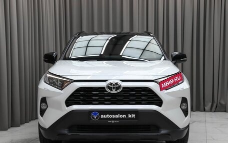 Toyota RAV4, 2021 год, 3 800 000 рублей, 2 фотография