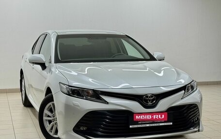 Toyota Camry, 2020 год, 3 180 000 рублей, 3 фотография