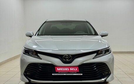 Toyota Camry, 2020 год, 3 180 000 рублей, 2 фотография