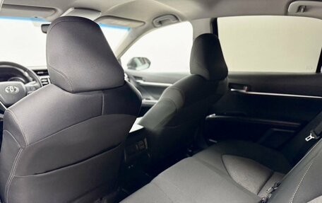 Toyota Camry, 2020 год, 3 180 000 рублей, 13 фотография
