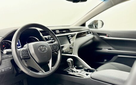 Toyota Camry, 2020 год, 3 180 000 рублей, 11 фотография