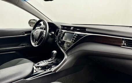 Toyota Camry, 2020 год, 3 180 000 рублей, 12 фотография