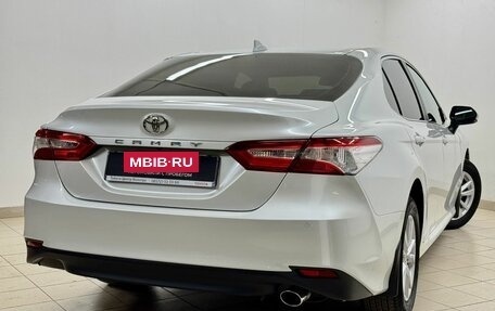 Toyota Camry, 2020 год, 3 180 000 рублей, 6 фотография