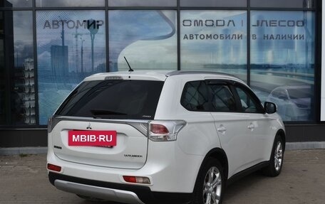 Mitsubishi Outlander III рестайлинг 3, 2014 год, 1 575 000 рублей, 5 фотография