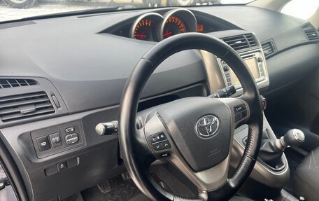 Toyota Verso I, 2009 год, 990 000 рублей, 14 фотография