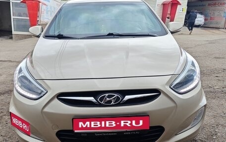 Hyundai Solaris II рестайлинг, 2013 год, 1 000 000 рублей, 1 фотография
