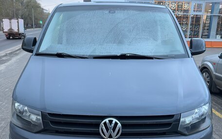 Volkswagen Transporter T5 рестайлинг, 2013 год, 1 790 000 рублей, 2 фотография
