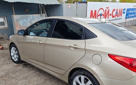 Hyundai Solaris II рестайлинг, 2013 год, 1 000 000 рублей, 3 фотография