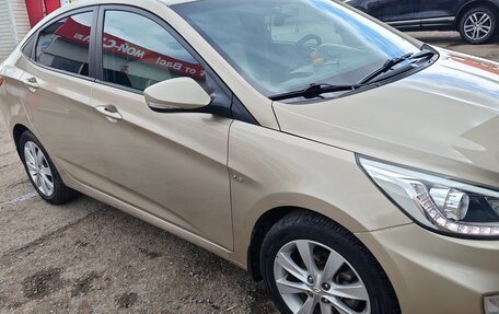 Hyundai Solaris II рестайлинг, 2013 год, 1 000 000 рублей, 5 фотография
