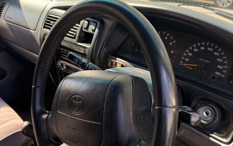 Toyota Hilux Surf III рестайлинг, 1997 год, 1 075 000 рублей, 25 фотография