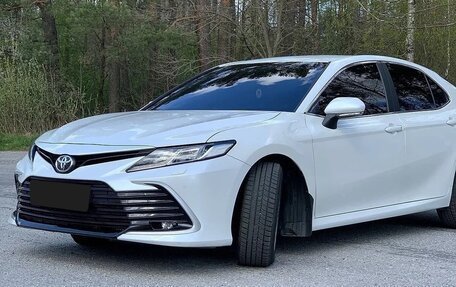 Toyota Camry, 2021 год, 2 900 000 рублей, 2 фотография