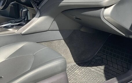 Toyota Camry, 2021 год, 2 900 000 рублей, 8 фотография