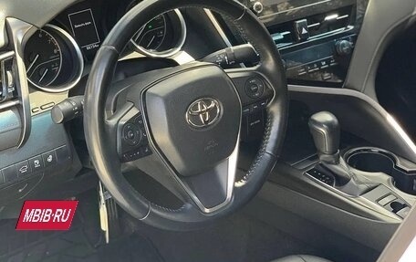 Toyota Camry, 2021 год, 2 900 000 рублей, 5 фотография