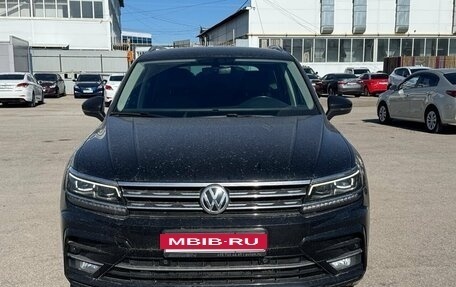 Volkswagen Tiguan II, 2018 год, 2 600 000 рублей, 3 фотография