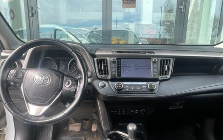 Toyota RAV4, 2019 год, 2 550 000 рублей, 9 фотография
