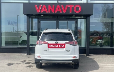 Toyota RAV4, 2019 год, 2 550 000 рублей, 4 фотография