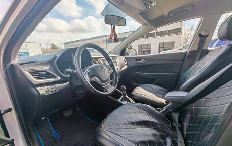 Hyundai Solaris II рестайлинг, 2018 год, 990 000 рублей, 8 фотография
